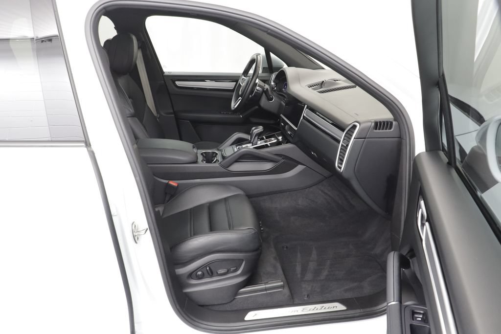 Used 2022 Porsche Cayenne Platinum Edition AWD/4WD image 20