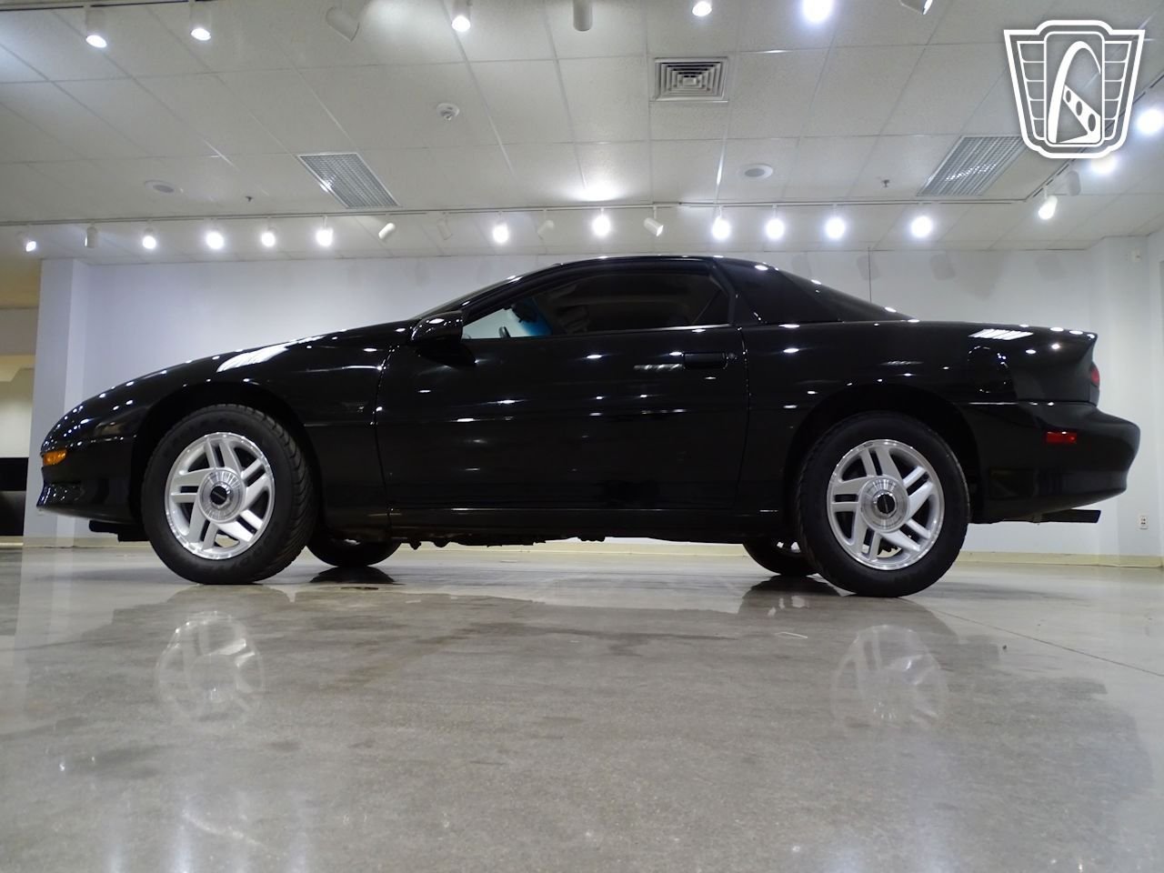 Used 1995 Chevrolet Camaro Z28 RWD image 8