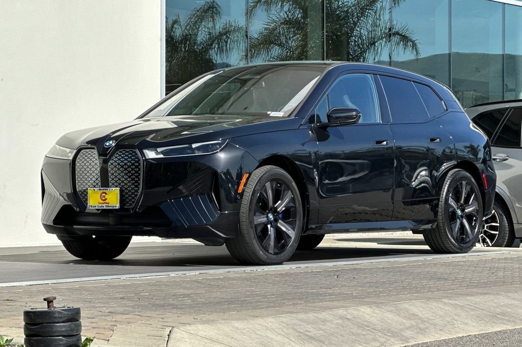Used 2024 BMW iX xDrive50 w/ Sport Package image 7