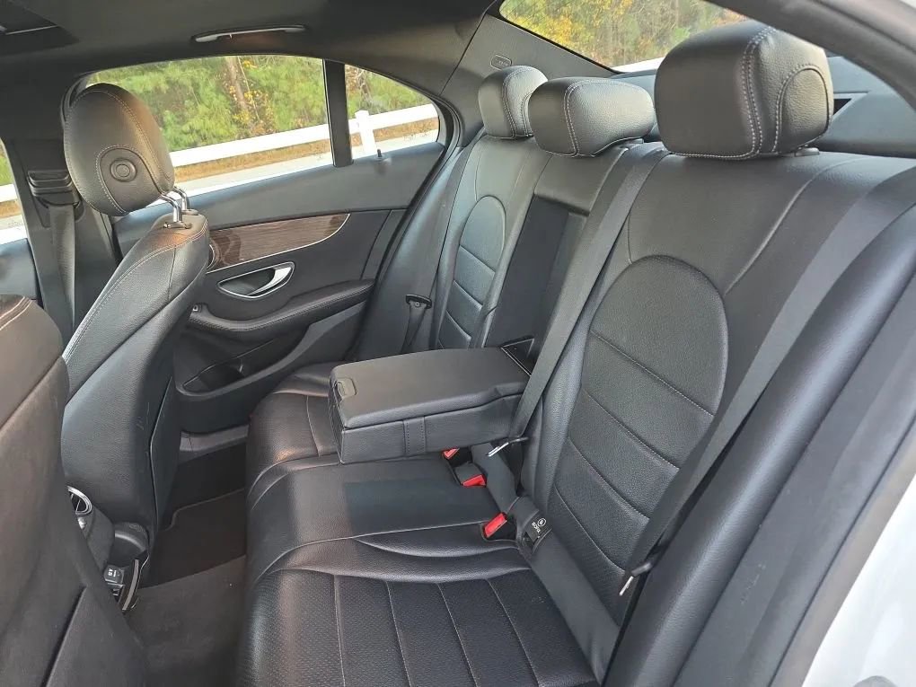 Used 2019 Mercedes-Benz C 300 Sedan image 40