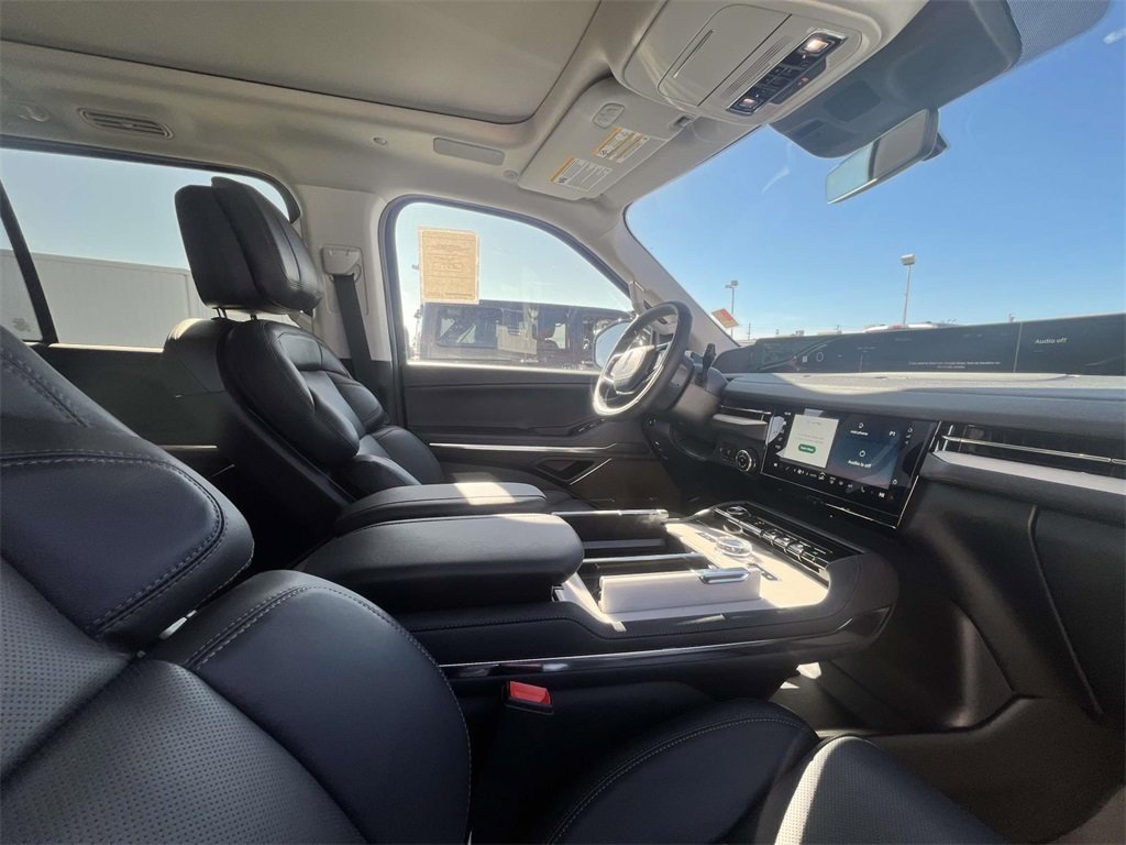 New 2025 Lincoln Navigator Reserve image 20