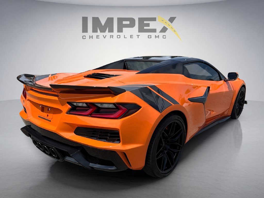 Used 2023 Chevrolet Corvette Z06 RWD image 5