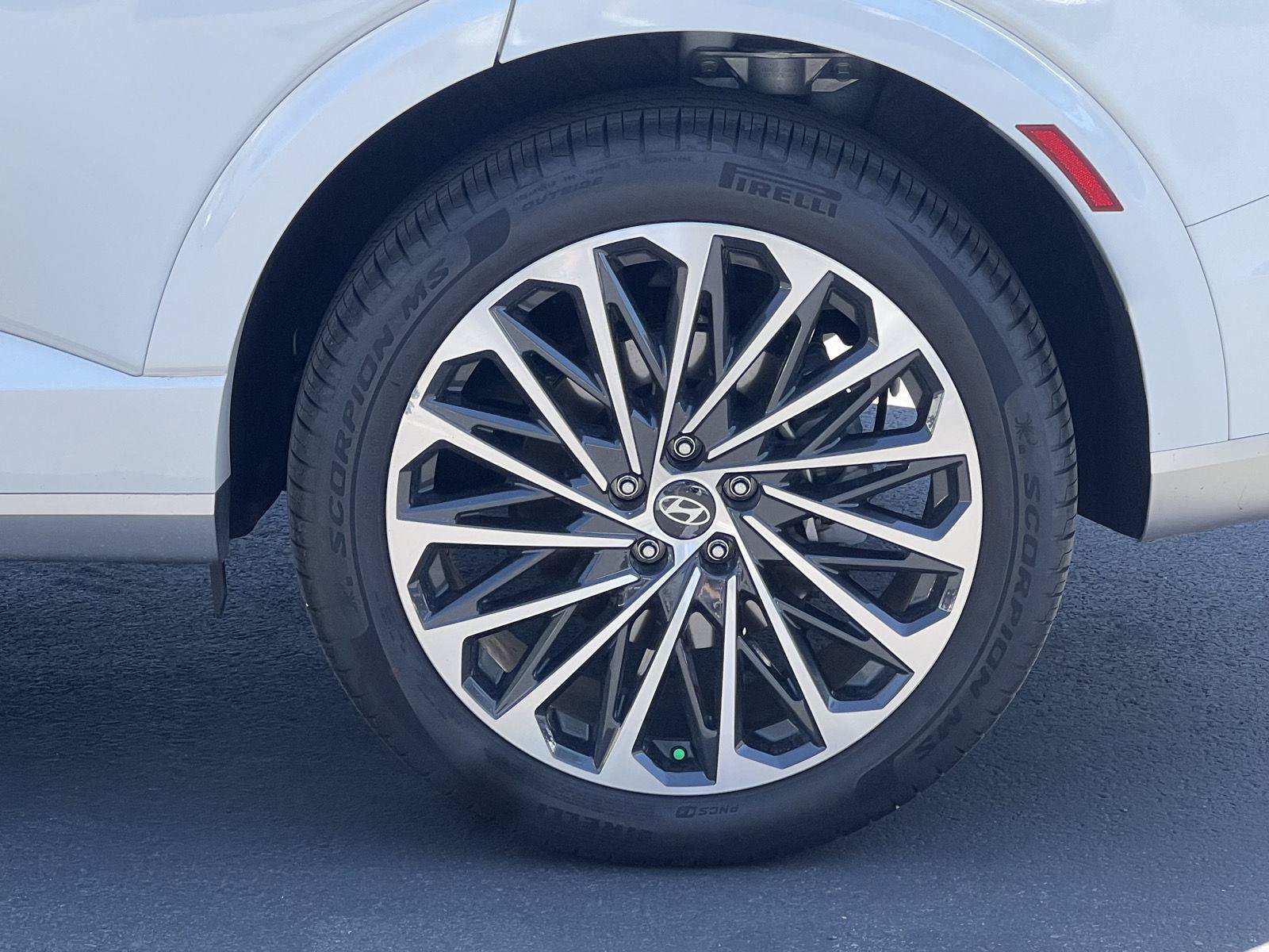 Certified 2026 Hyundai Palisade Calligraphy AWD/4WD image 14