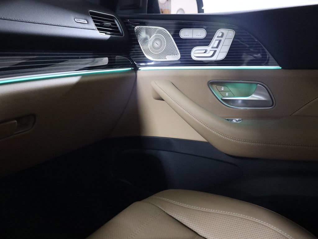 Used 2026 Mercedes-Benz GLS 580 4MATIC image 27