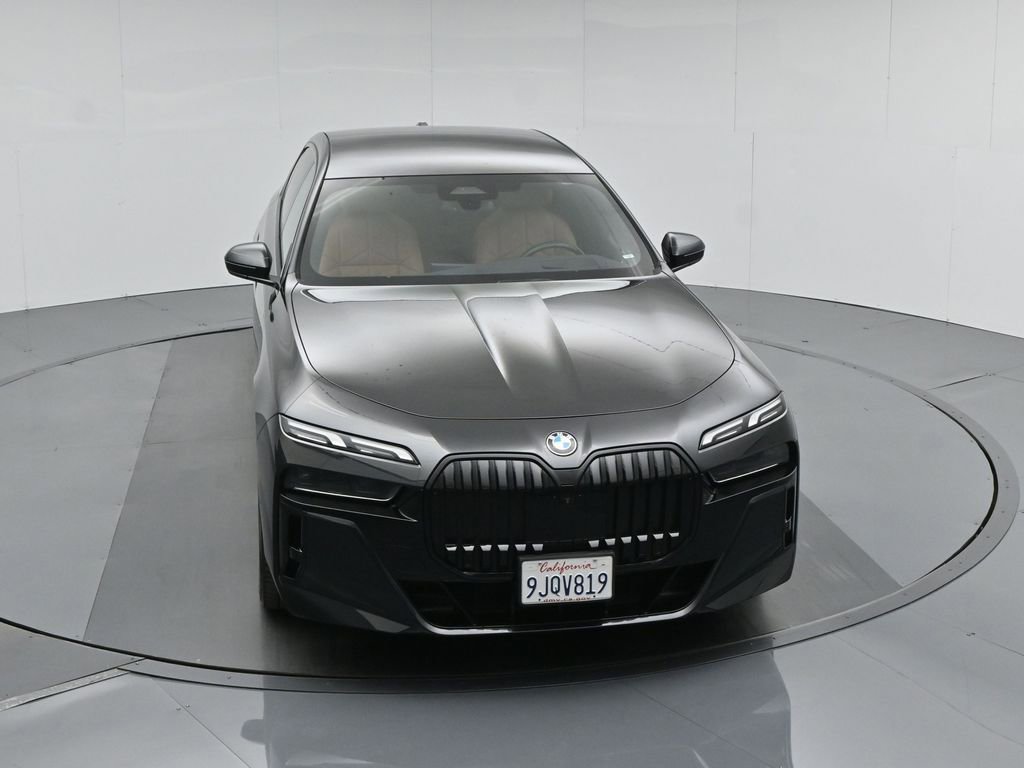 Used 2023 BMW 740i w/ Parking Assistance Package image 41