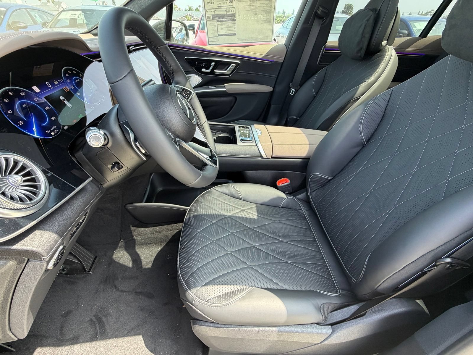 New 2026 Mercedes-Benz EQS 550 4MATIC SUV image 18