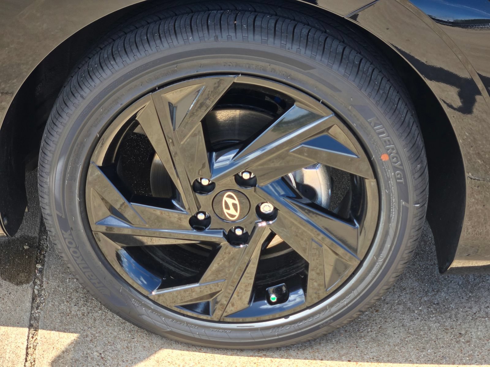 New 2026 Hyundai Elantra SEL Sport Premium FWD image 7