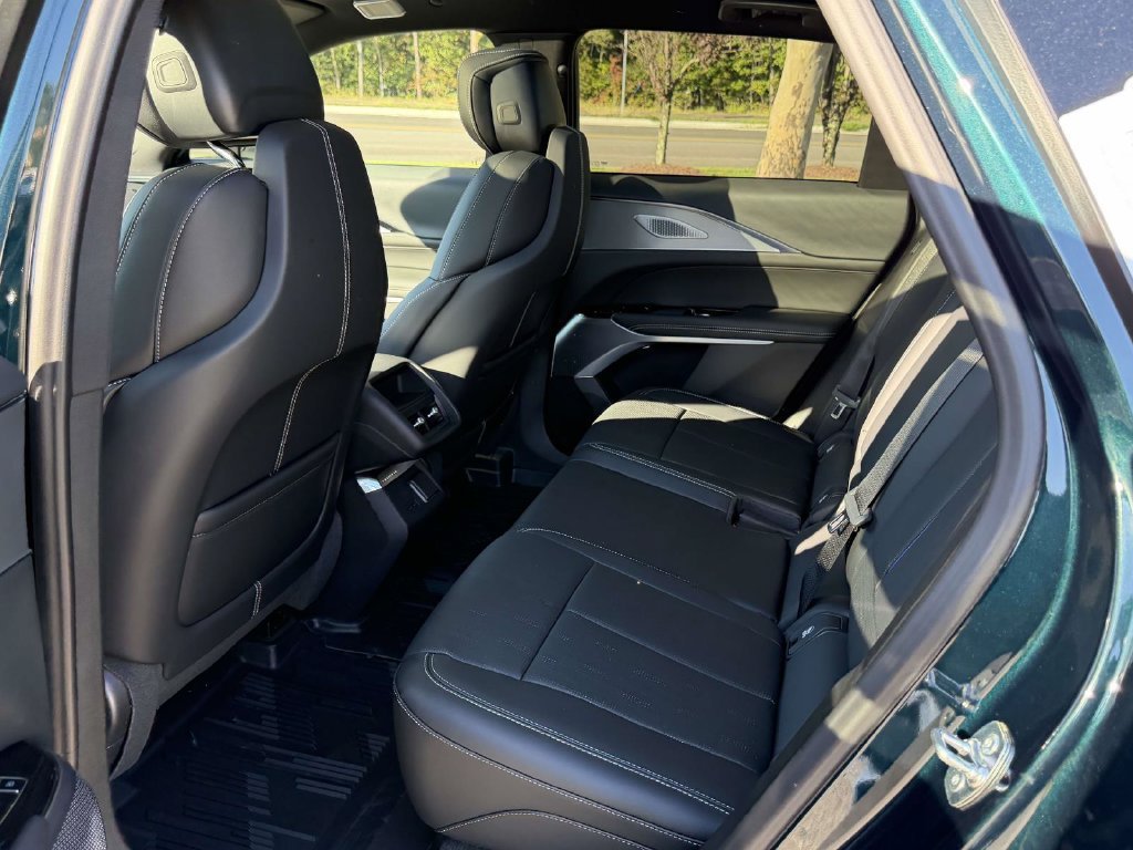 New 2027 Cadillac Lyriq Premium Luxury w/ LPO, Floor Liner Package AWD/4WD image 13