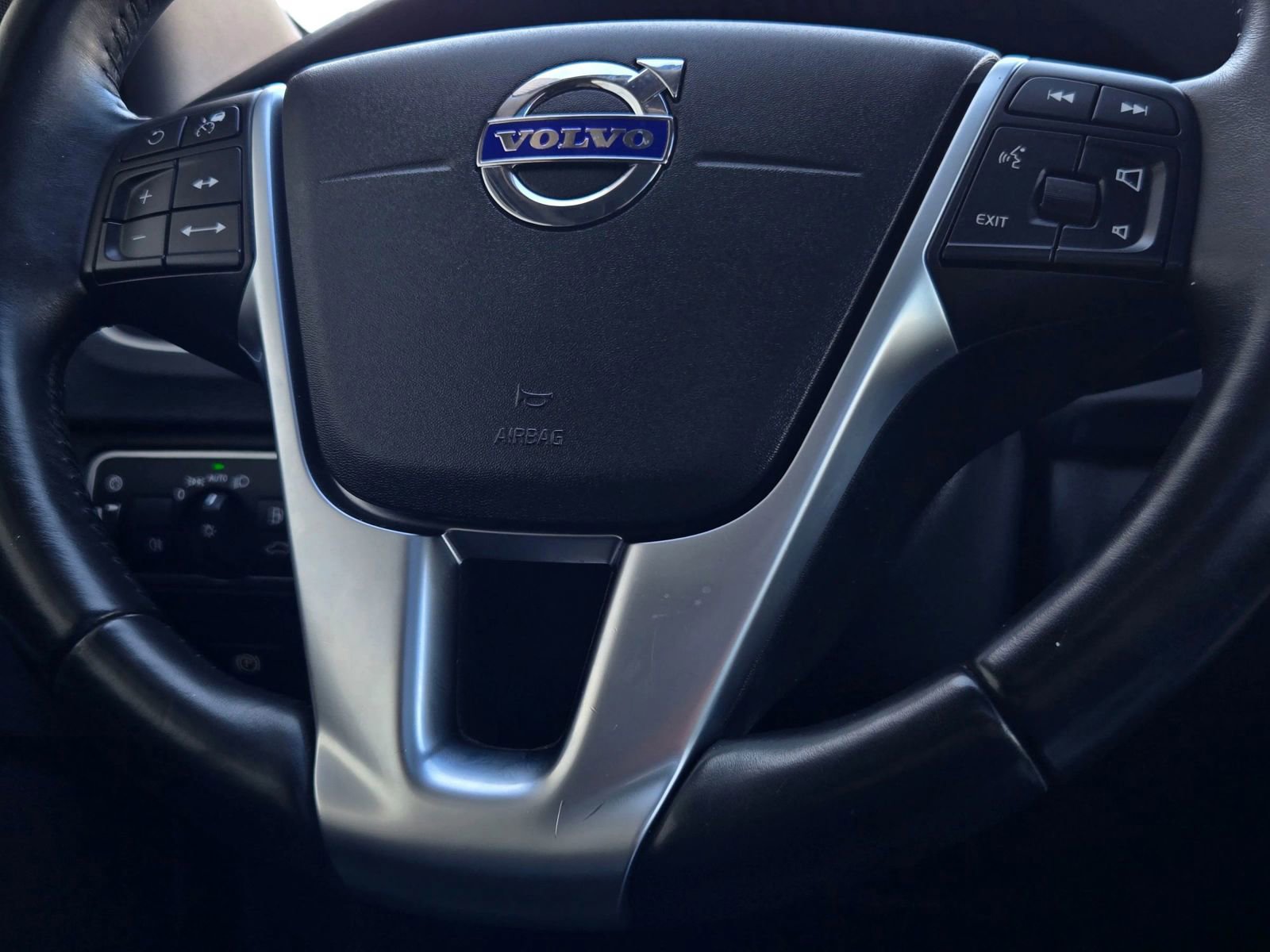 Used 2017 Volvo V60 T5 Cross Country Platinum w/ Climate Package image 30