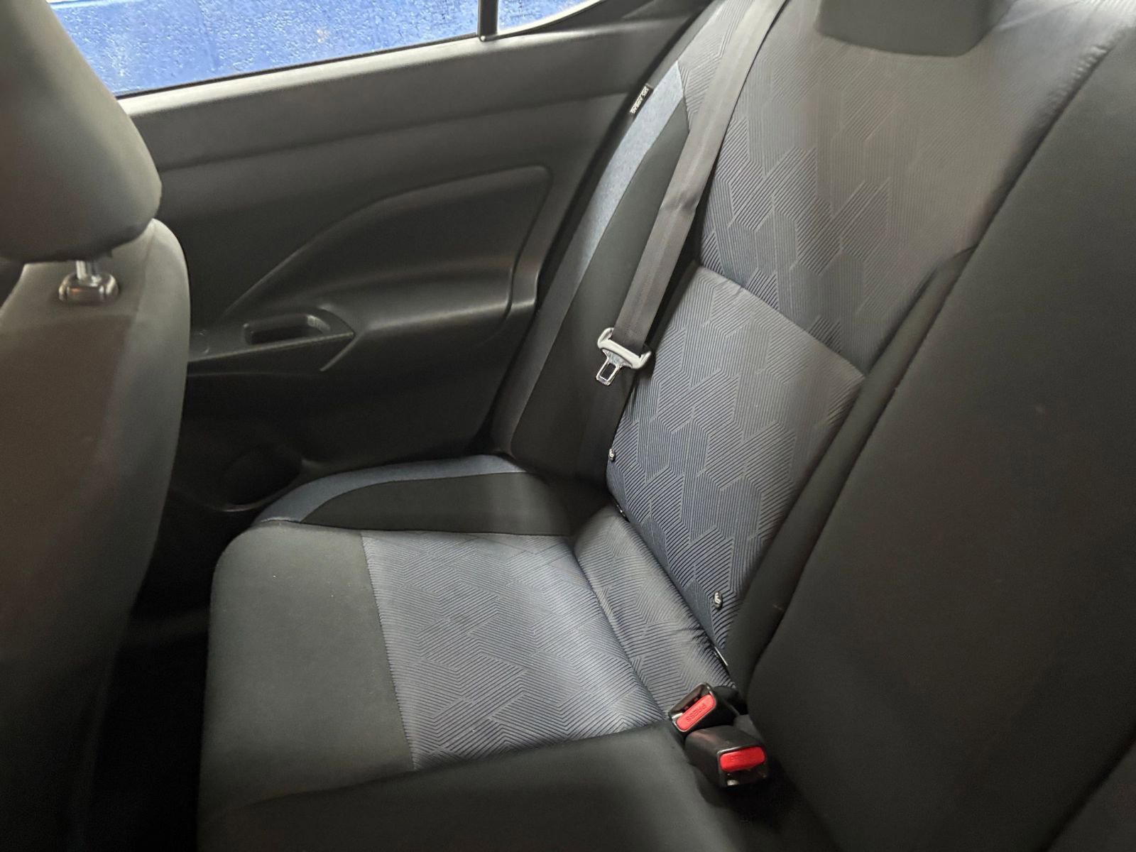 Used 2025 Nissan Versa SV FWD image 34