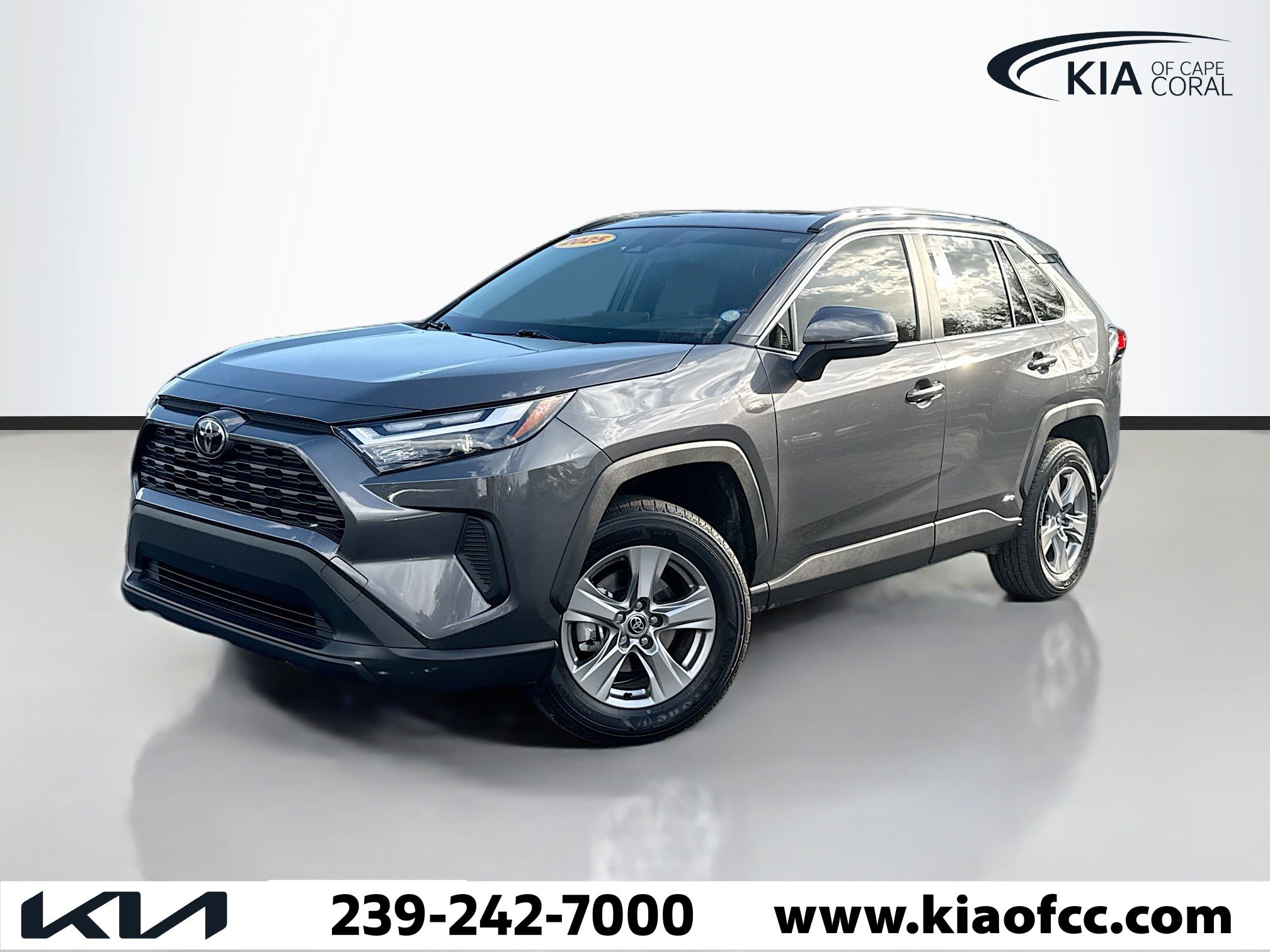 Used 2025 Toyota RAV4 XLE w/ Convenience Package image 2