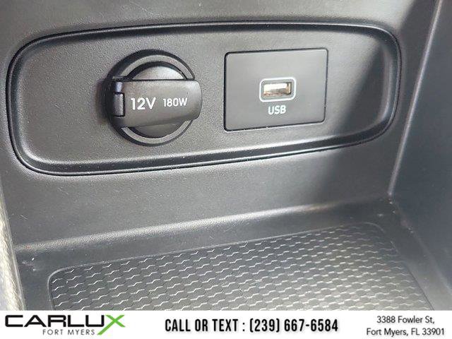 Used 2020 Hyundai Venue SE FWD image 24