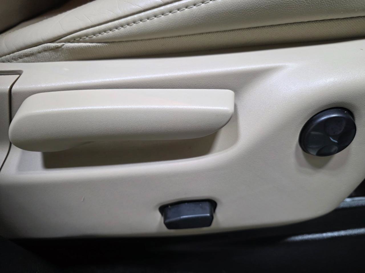 Used 2015 Dodge Durango Limited image 29