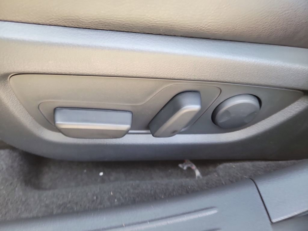 New 2026 MAZDA CX-50 AWD 2.5 Hybrid w/ Premium Pkg image 17