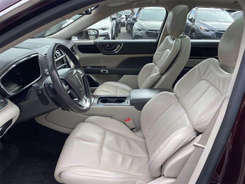 Used 2017 Lincoln Continental Select w/ Climate Package image 12