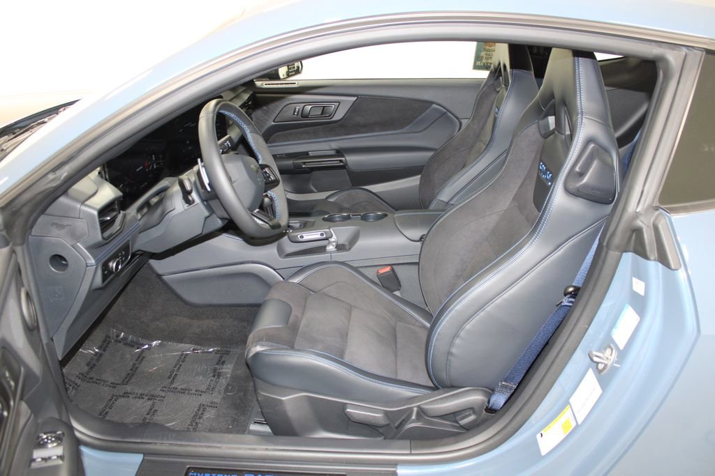 Used 2025 Ford Mustang Dark Horse image 19