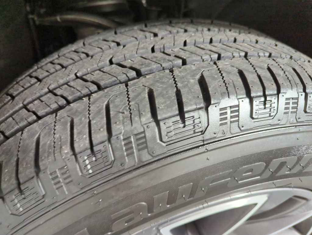 Used 2023 Chevrolet Suburban Z71 w/ Z71 Off-Road Package image 22