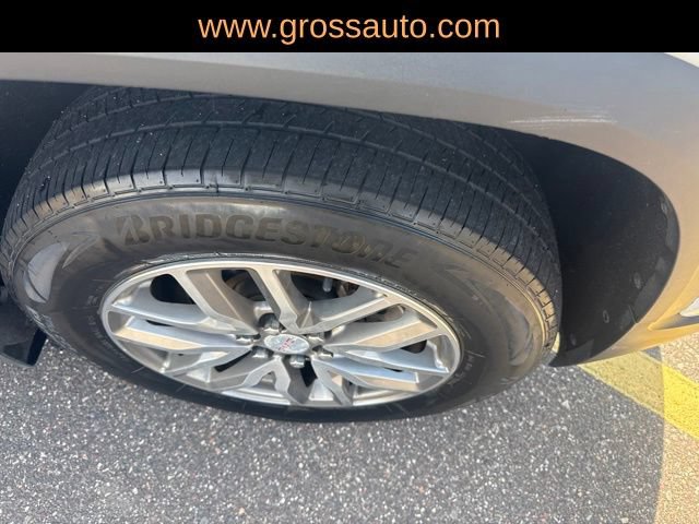 Used 2019 GMC Acadia SLE w/ GMC Pro Grade Package AWD/4WD image 11