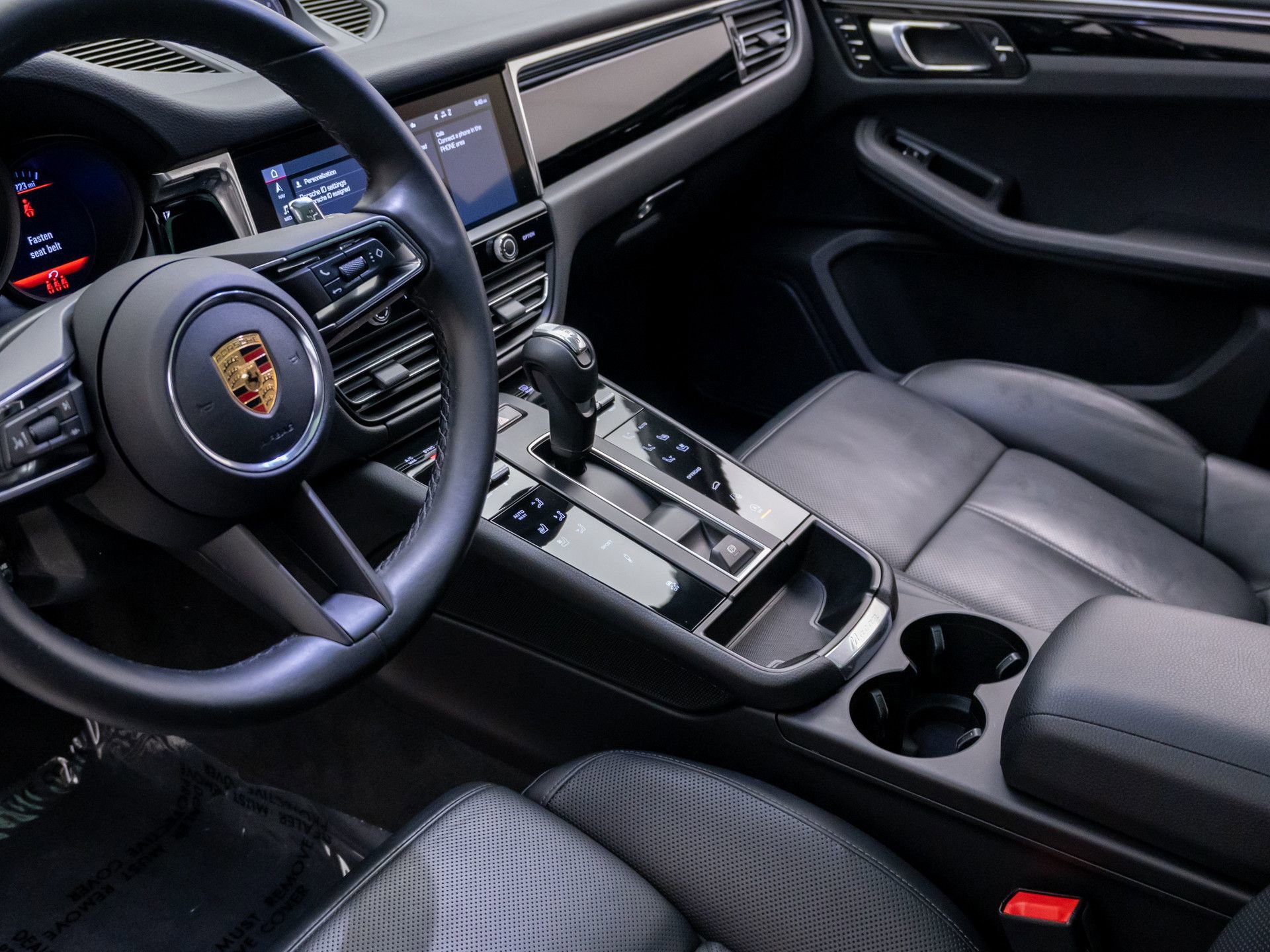 Certified 2023 Porsche Macan S AWD/4WD image 13
