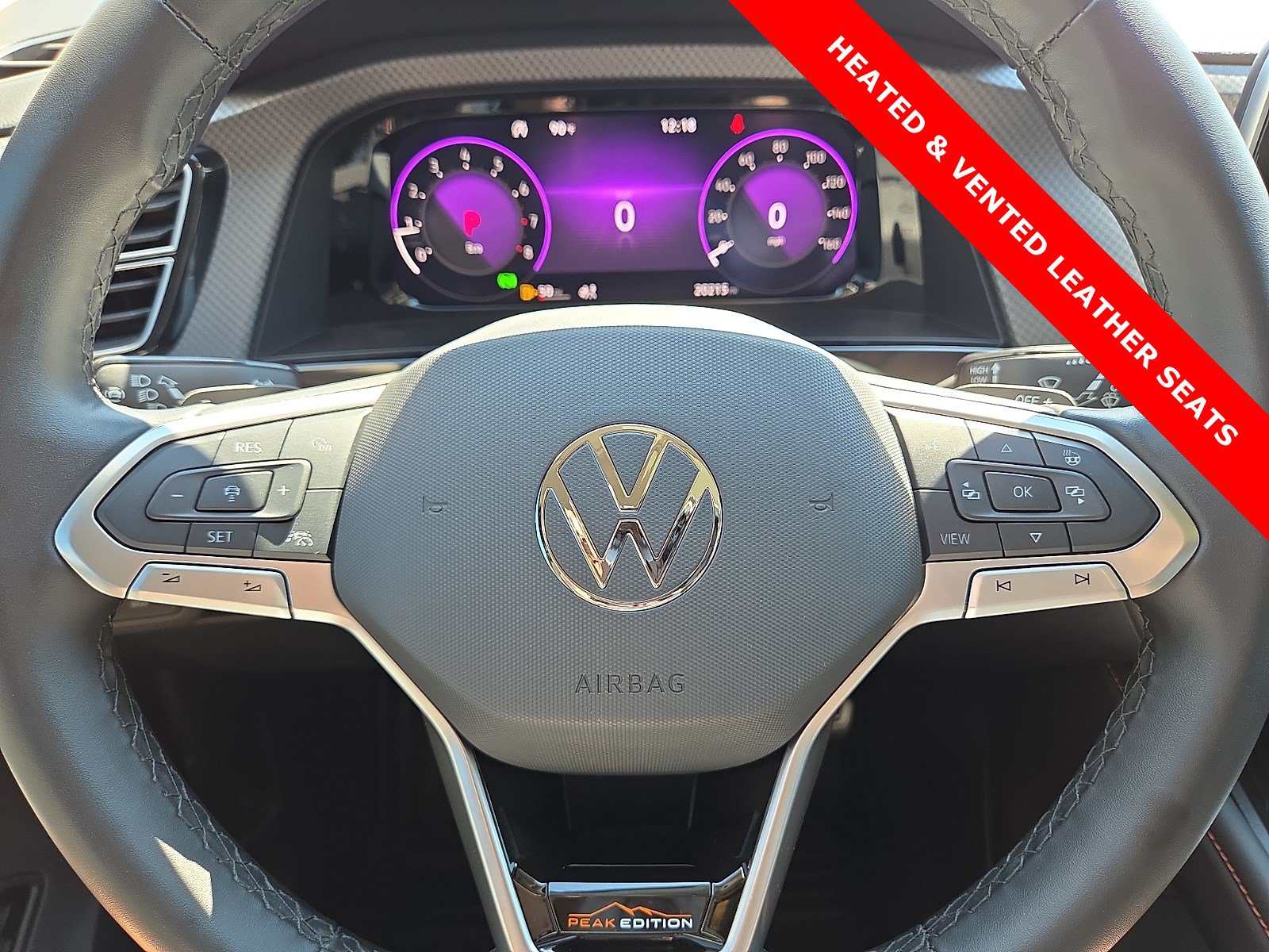 Used 2025 Volkswagen Atlas Peak Edition SE AWD/4WD image 24