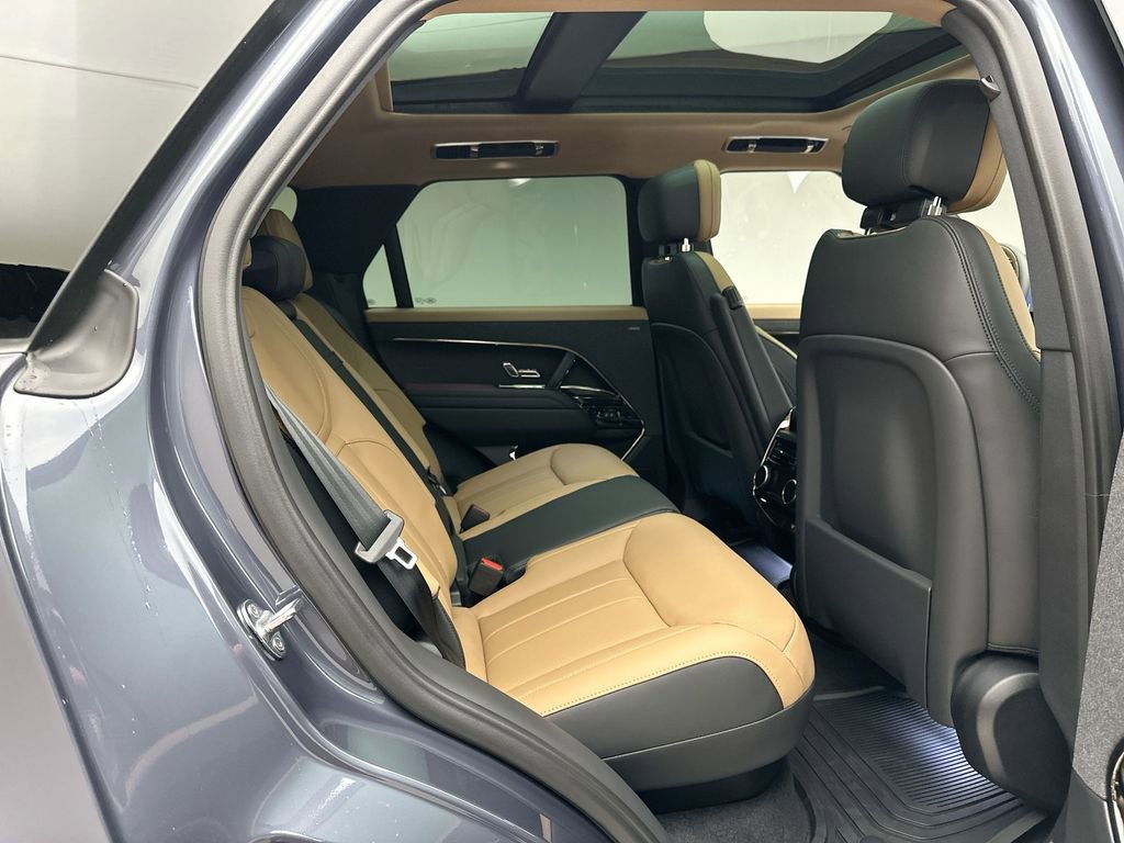 Used 2024 Land Rover Range Rover Sport Dynamic SE image 12