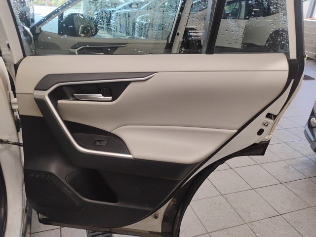 Used 2019 Toyota RAV4 XLE image 18