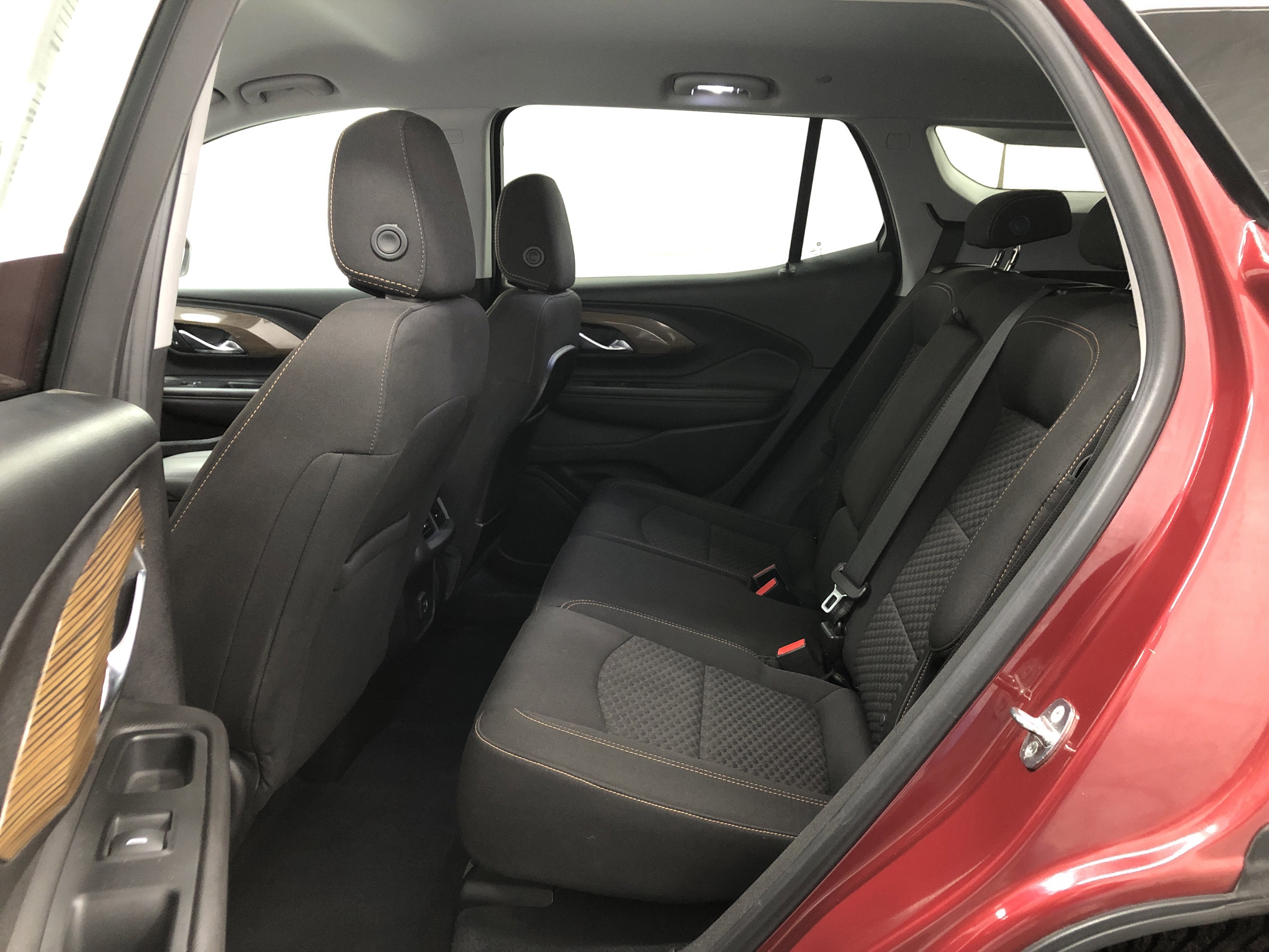 Used 2019 GMC Terrain SLE w/ Driver Convenience Package image 10