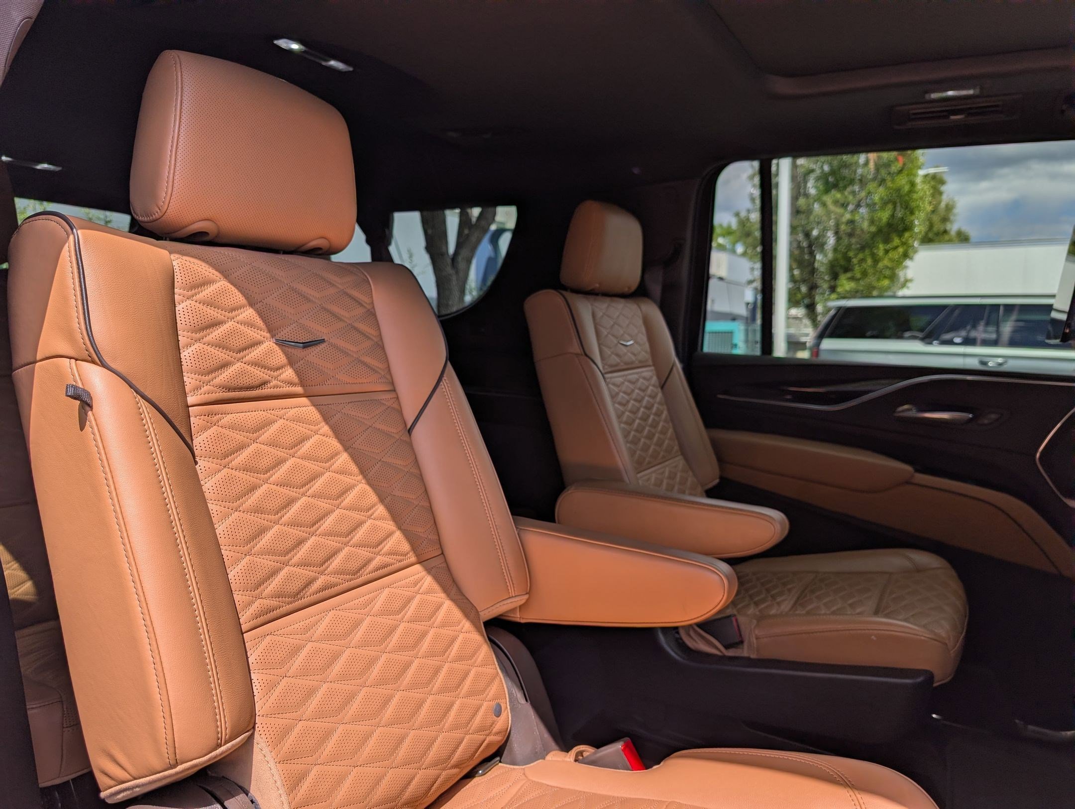 Certified 2023 Cadillac Escalade ESV Premium Luxury w/ Touring Package AWD/4WD image 28