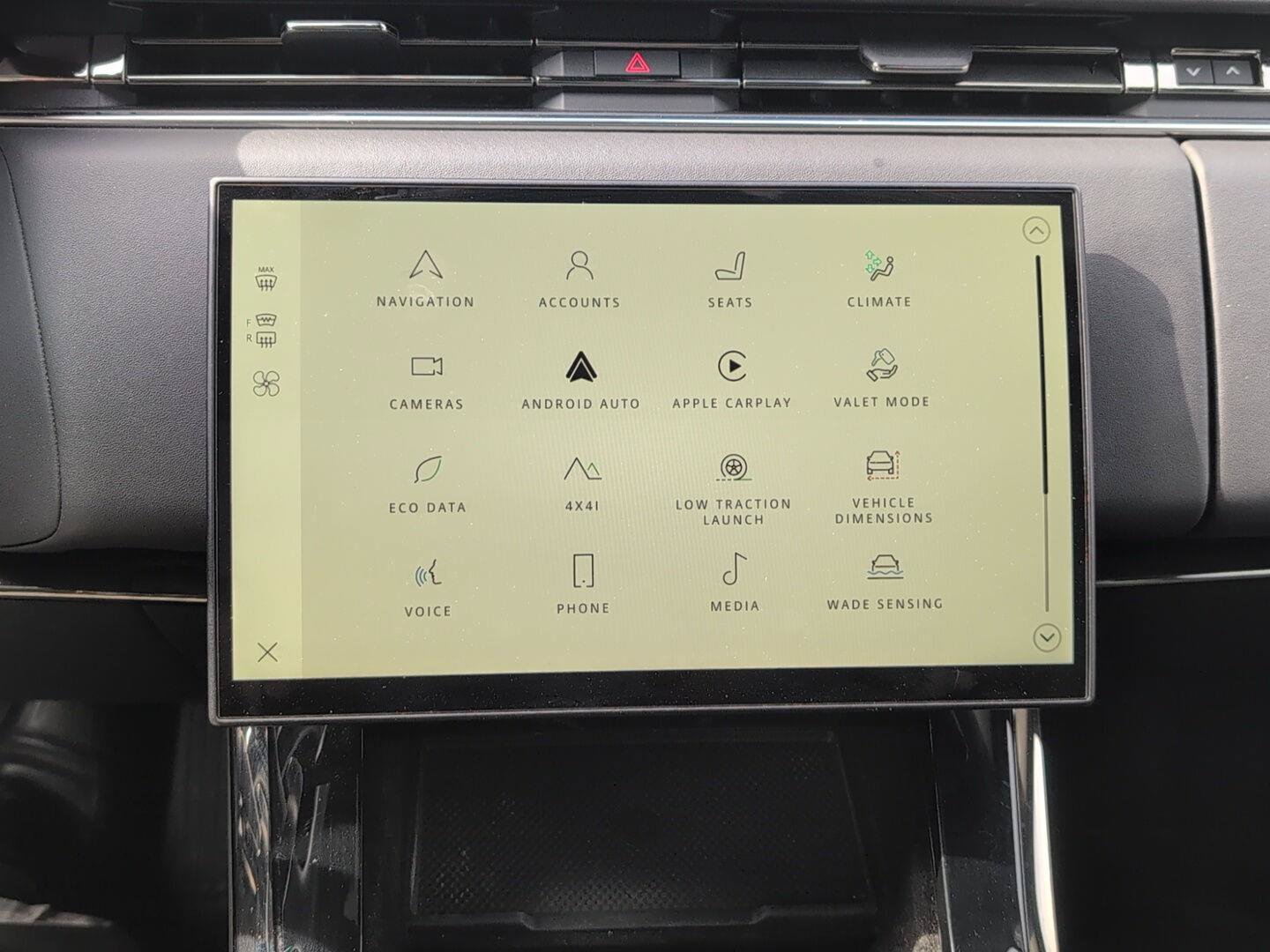 Used 2025 Land Rover Range Rover Sport SE AWD/4WD image 9