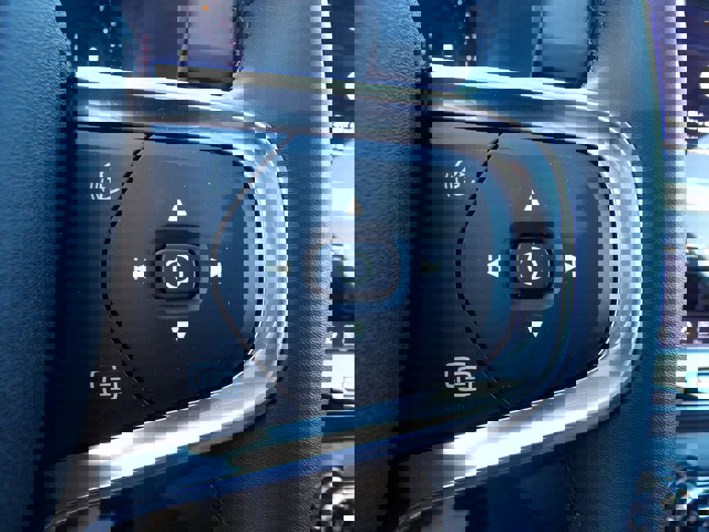 New 2026 Volvo XC40 B4 Core w/ Climate Package image 16