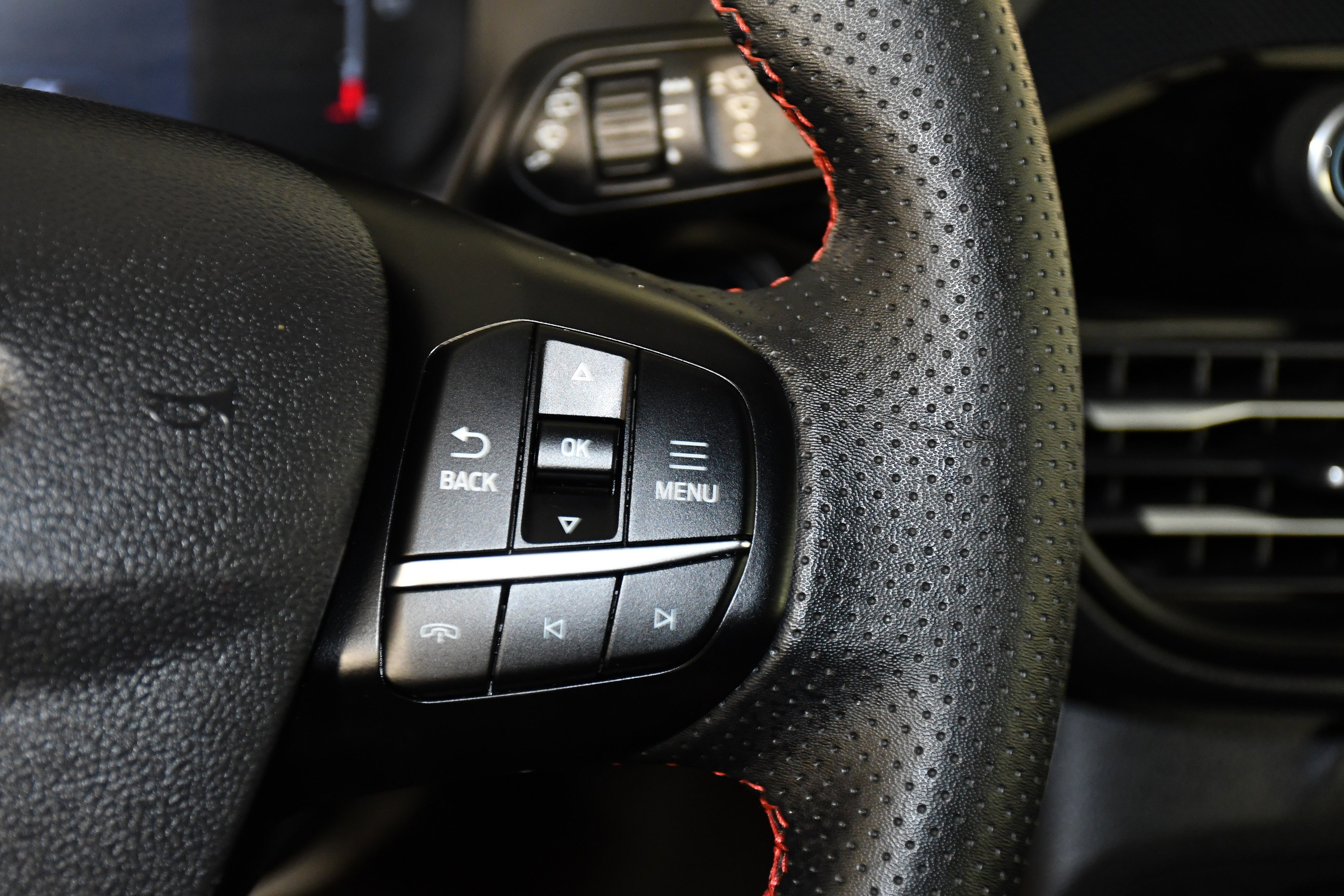 Used 2025 Ford Escape ST-Line image 21