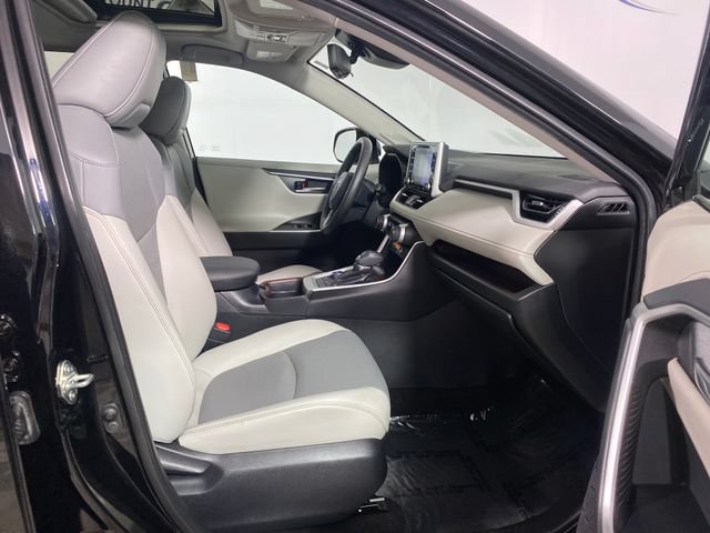 Certified 2020 Toyota RAV4 Limited w/ Limited Grade Weather Package AWD/4WD image 8