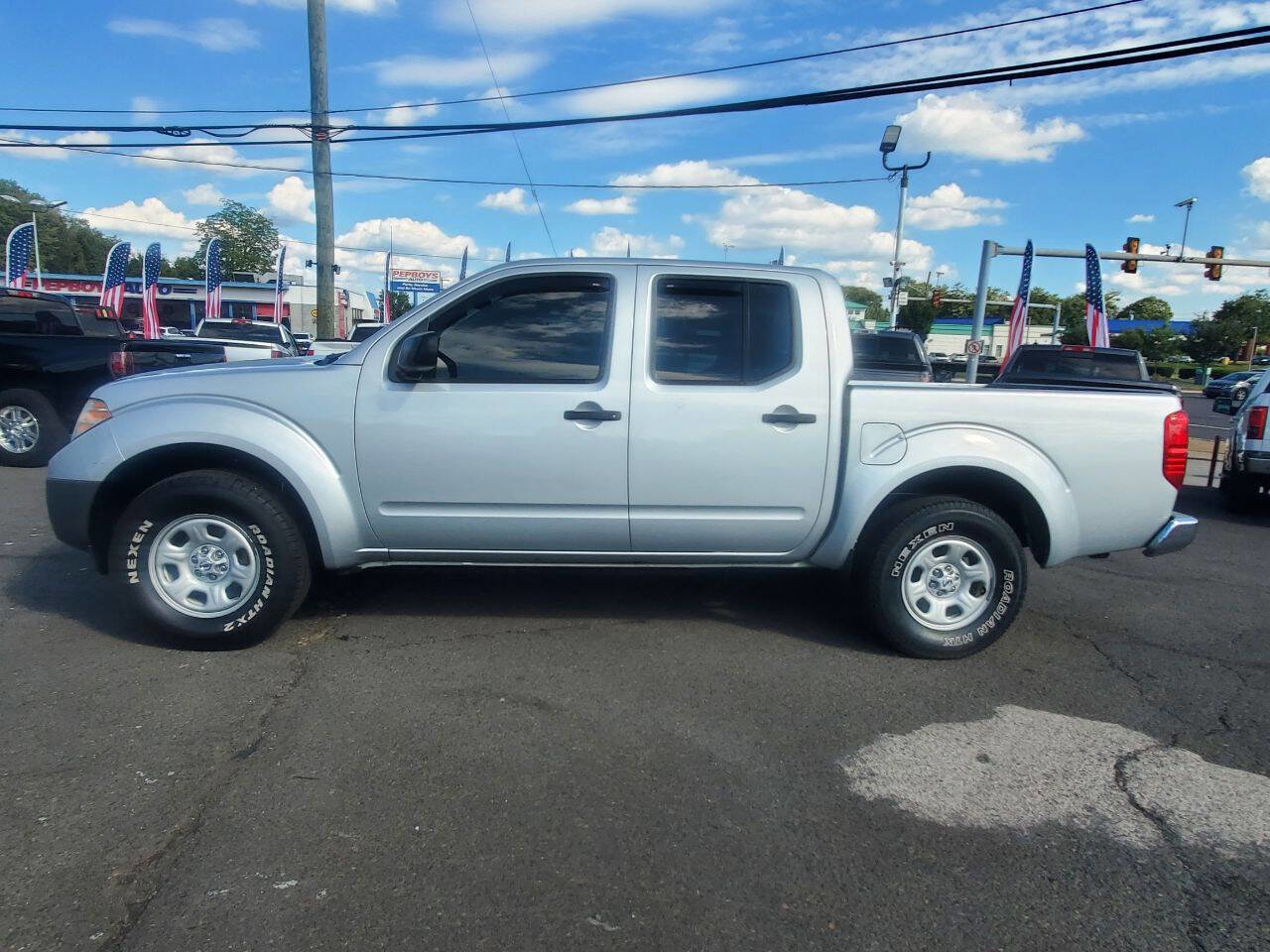 Used 2015 Nissan Frontier S image 2