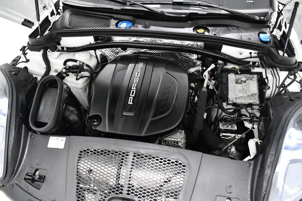 Used 2021 Porsche Macan AWD/4WD image 7