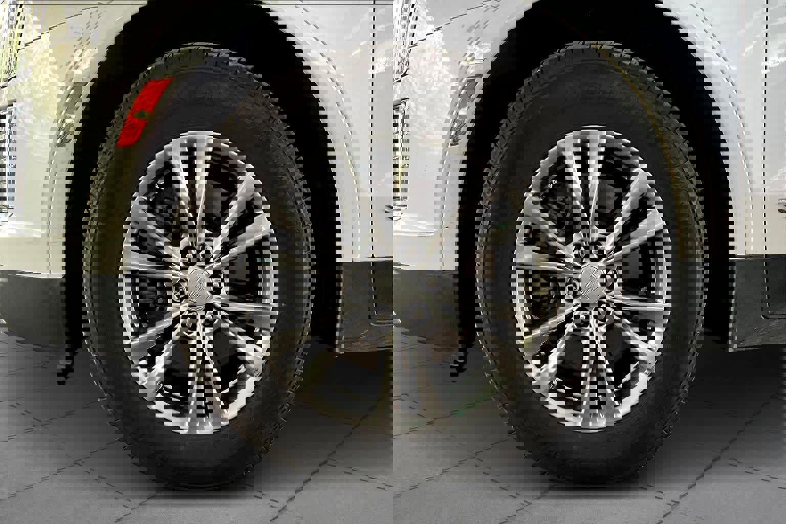 Used 2023 Cadillac XT5 Premium Luxury w/ LPO, Floor Liner Package image 10