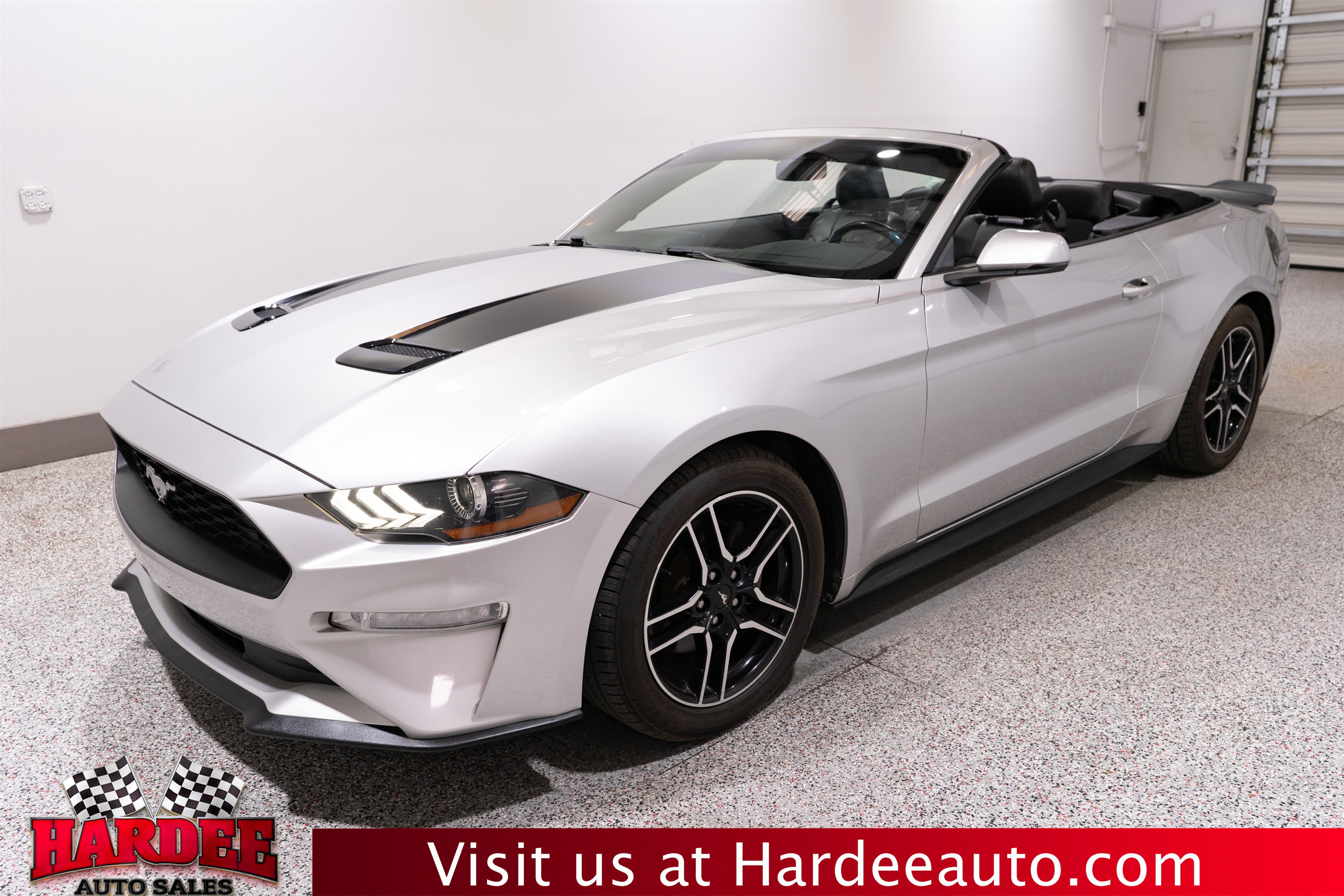 Used 2019 Ford Mustang Premium RWD image 4