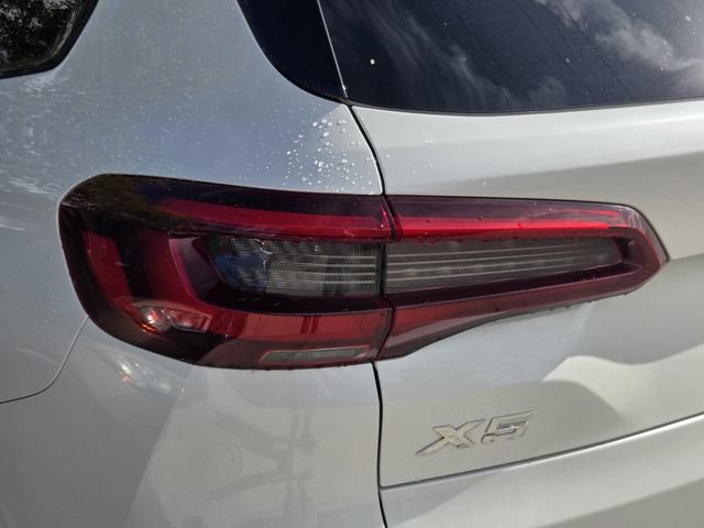 Used 2022 BMW X5 sDrive40i w/ M Sport Package RWD image 8