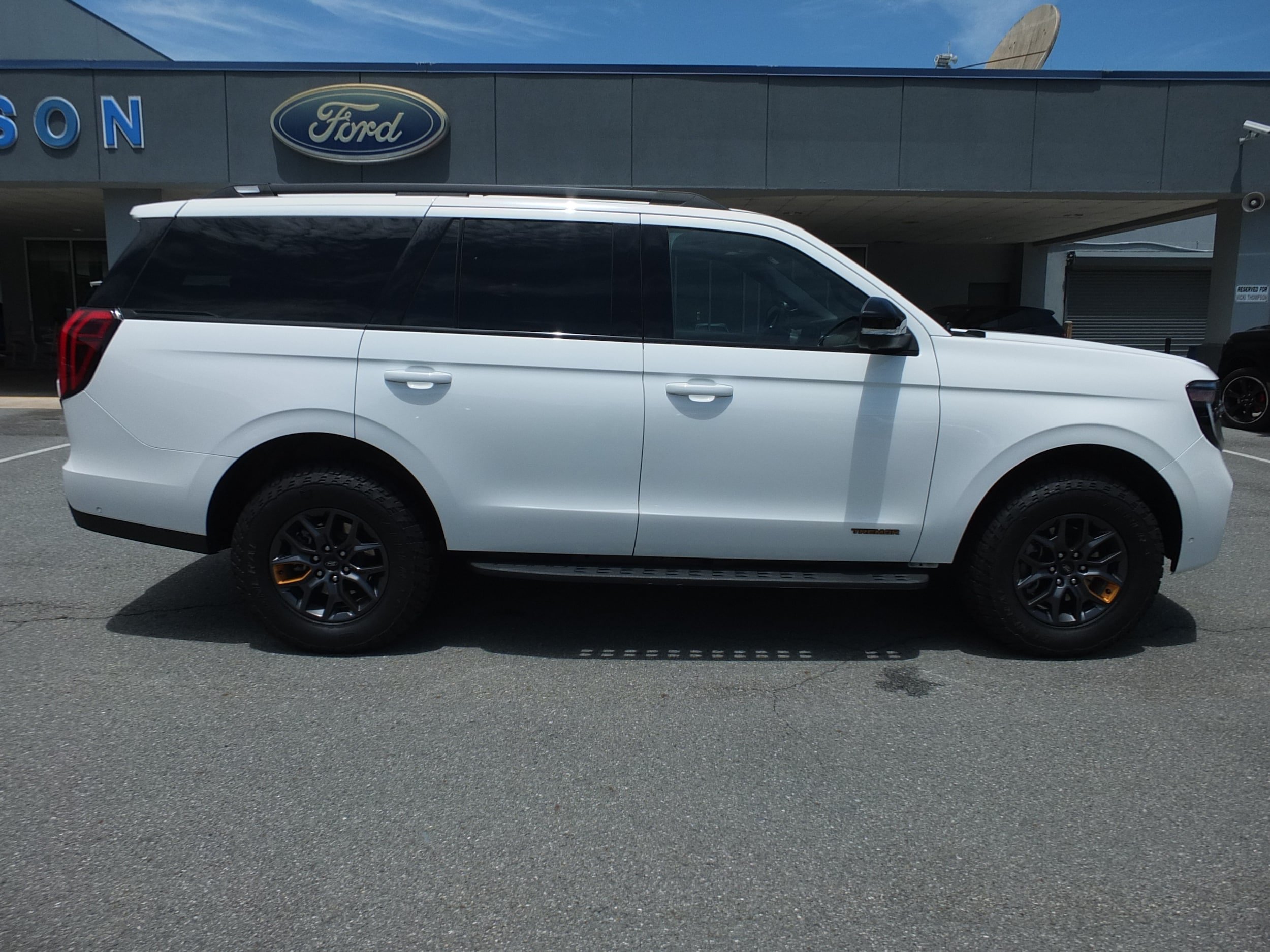 Used 2025 Ford Expedition Tremor AWD/4WD image 2