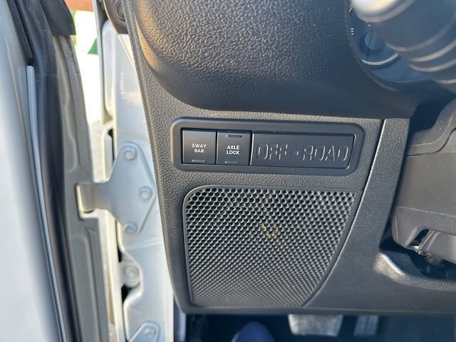 Used 2016 Jeep Wrangler Unlimited Rubicon w/ Connectivity Group image 24