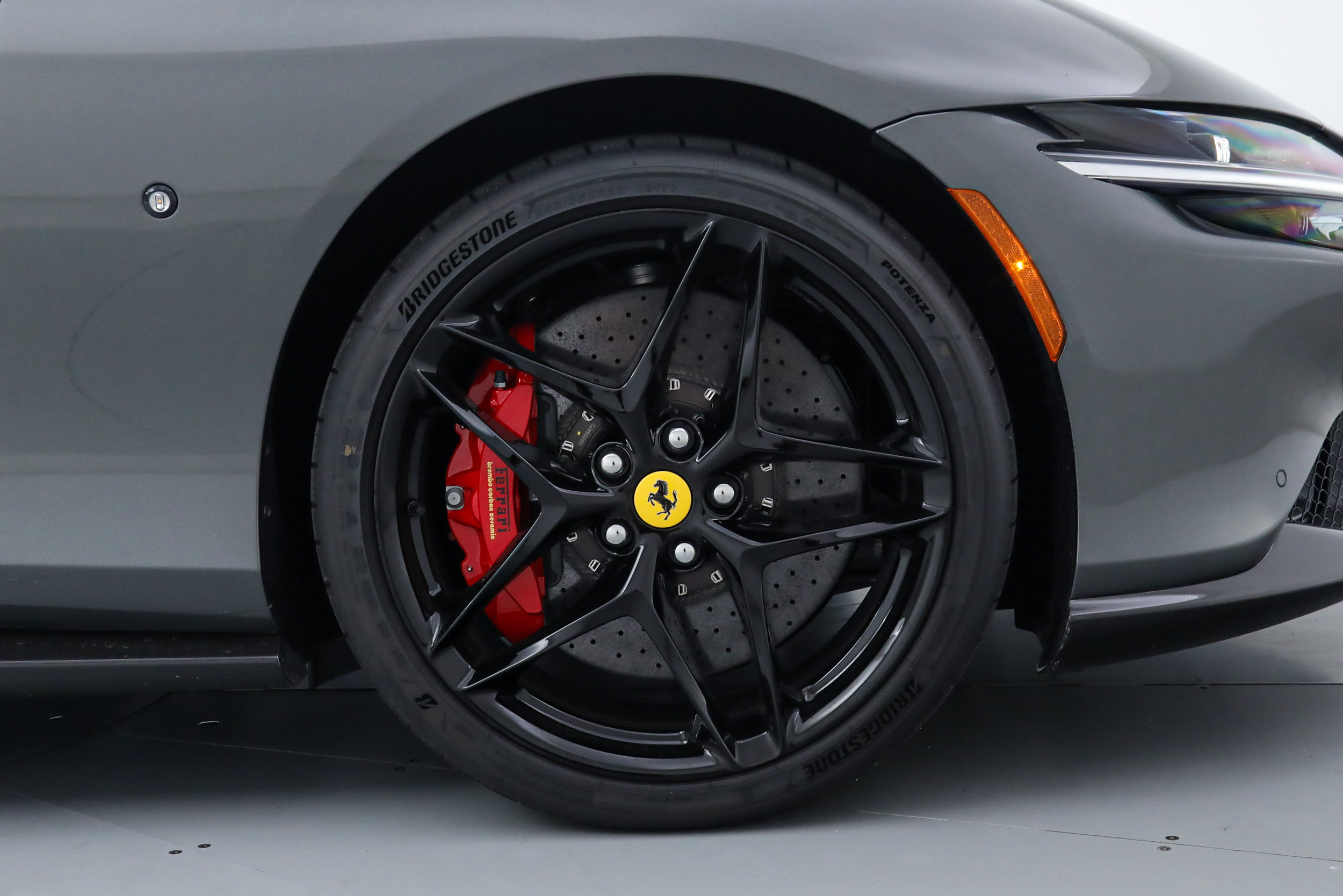 Certified 2025 Ferrari Roma Spider RWD image 19