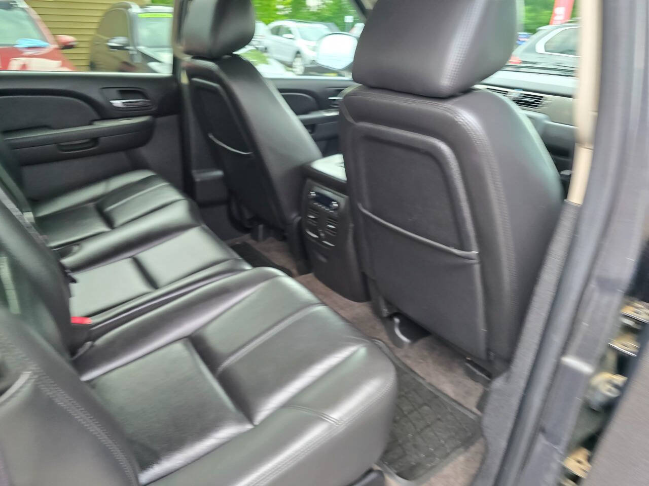 Used 2011 Chevrolet Avalanche LT w/ Luxury Package AWD/4WD image 40