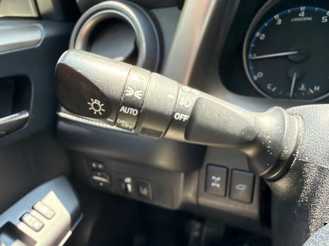 Used 2018 Toyota RAV4 XLE AWD/4WD image 24
