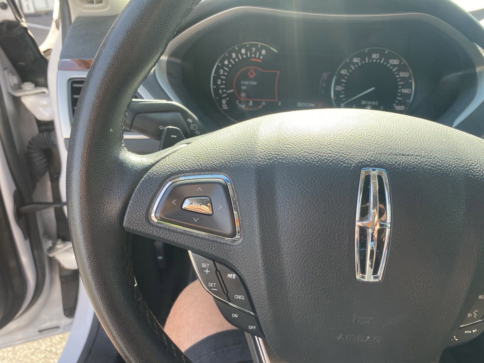 Used 2016 Lincoln MKZ FWD image 14