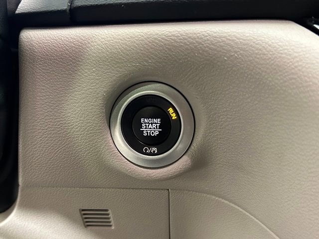 Used 2023 Chrysler Pacifica Touring-L FWD image 30