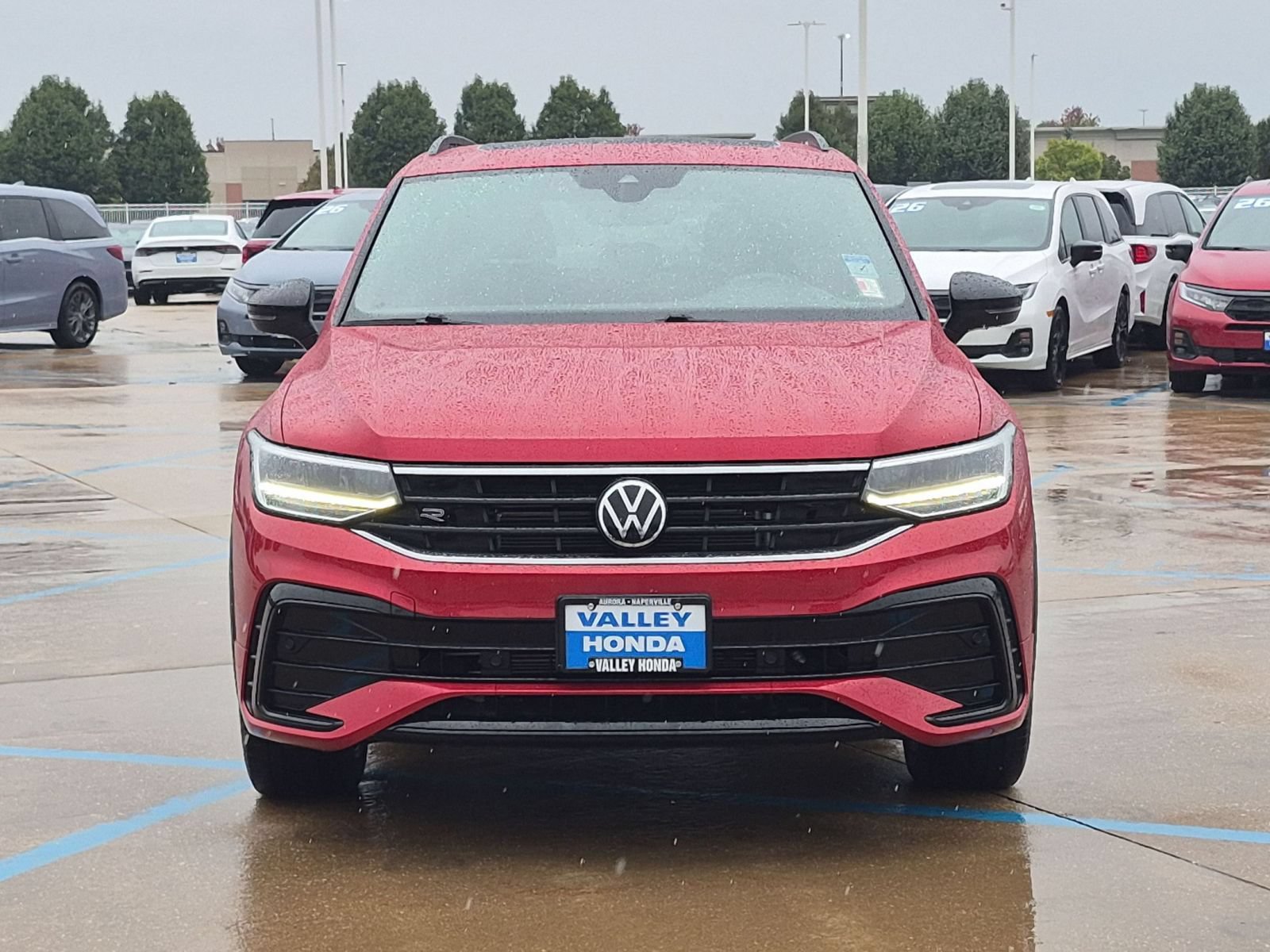 Used 2024 Volkswagen Tiguan SE R-Line w/ MDO Package, Two-Row AWD/4WD image 3