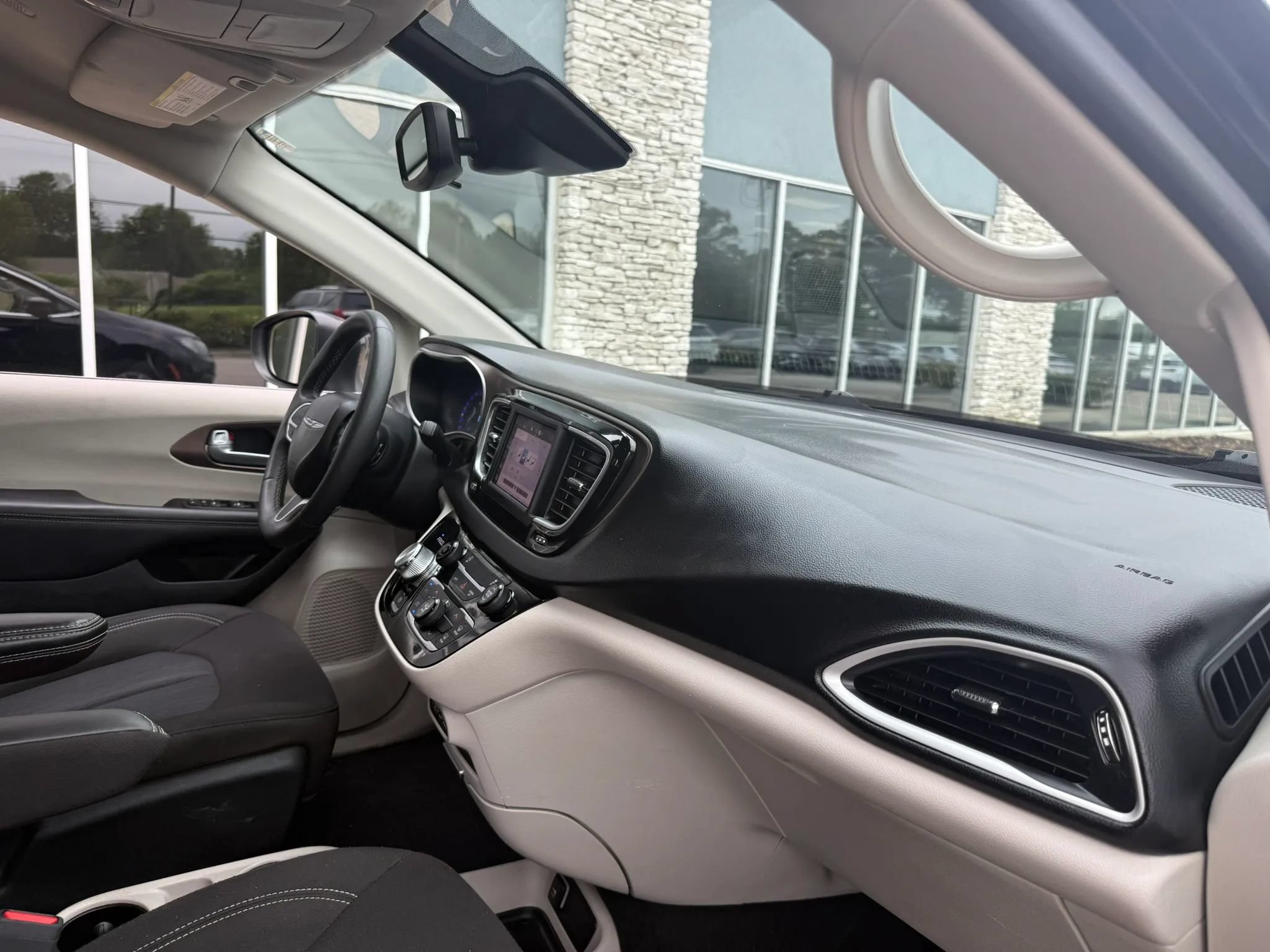 Used 2024 Chrysler Voyager LX FWD image 13