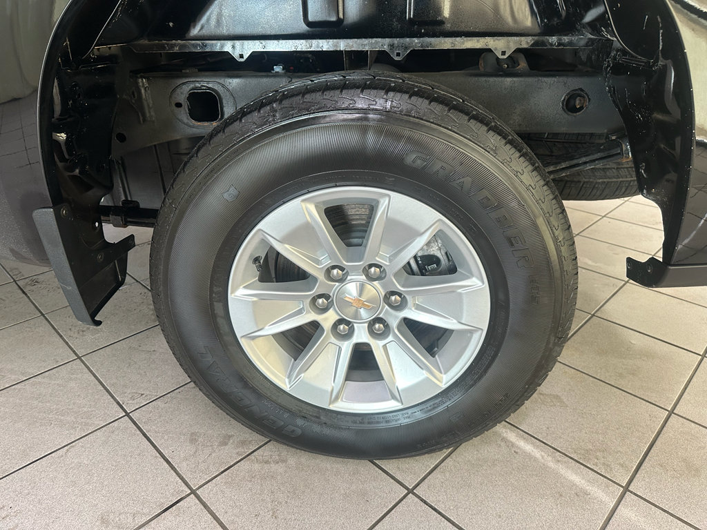 Used 2025 Chevrolet Silverado 1500 LT AWD/4WD image 16