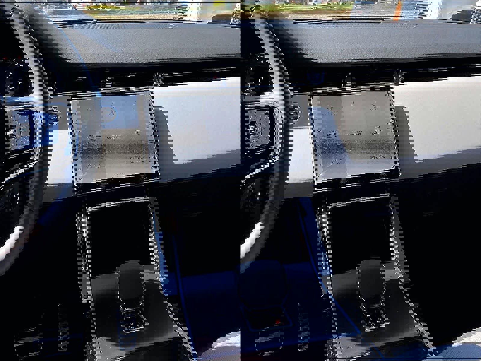 Used 2026 Land Rover Range Rover Evoque Dynamic SE image 8