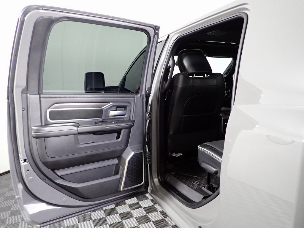 Used 2025 RAM 3500 Laramie w/ Night Edition image 33