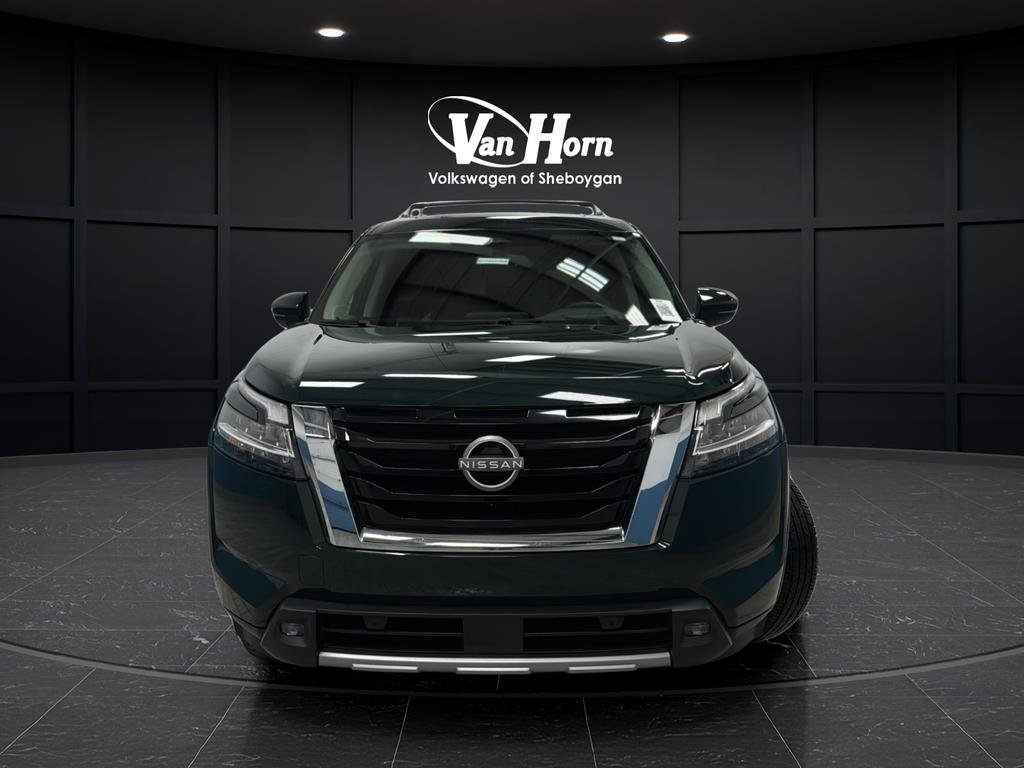 Used 2022 Nissan Pathfinder Platinum w/ Cargo Package AWD/4WD image 2